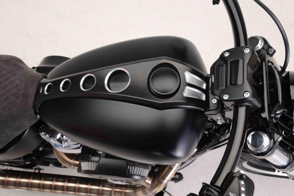 3D Riser with speedometer housing for Breakout 2018 milwaukee eight / black