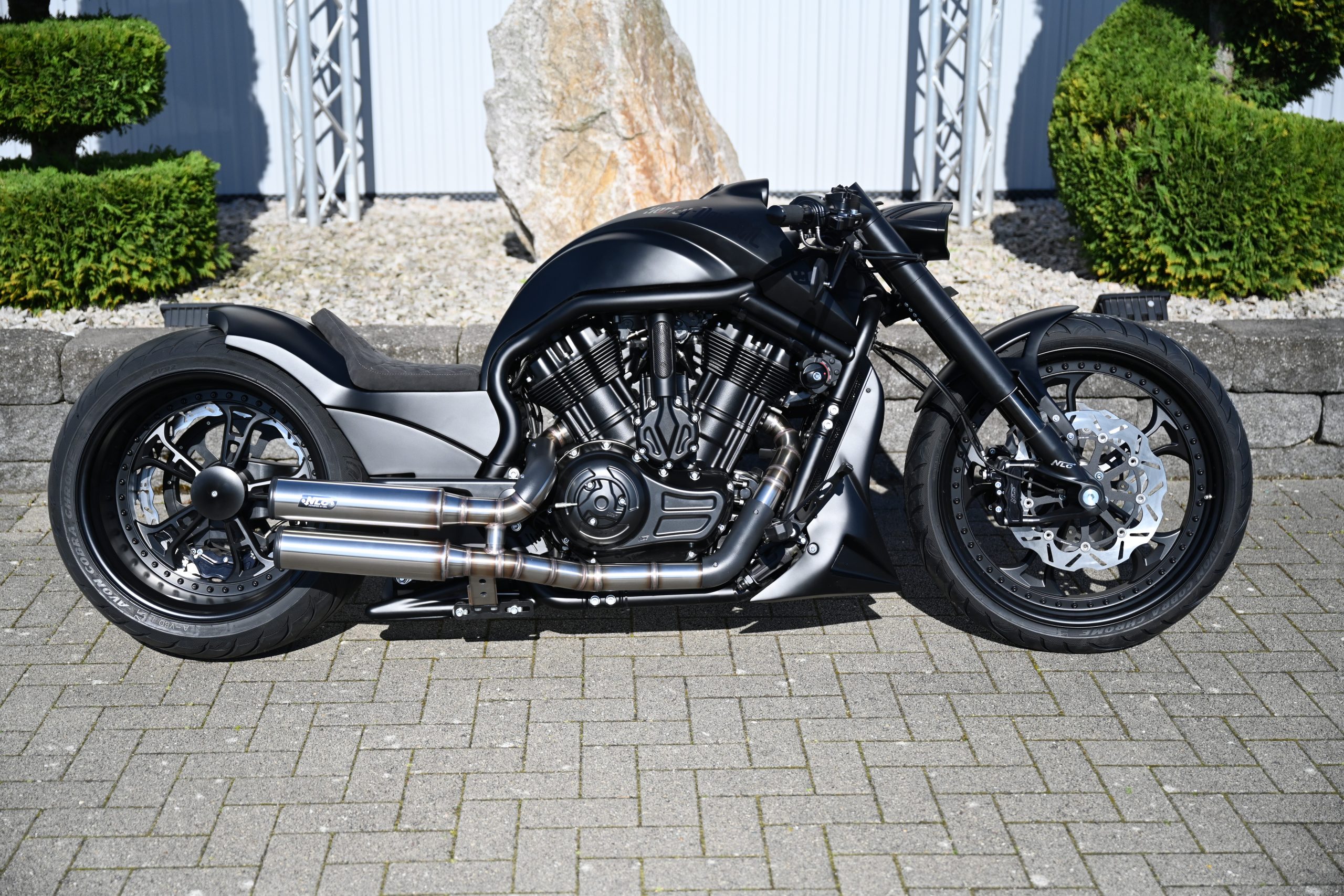 Exhaust System V-Rod "Low Exit" Stainless Steel Outline